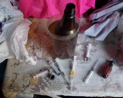 Наркокубло на 4 мікрорайоні, оперативне фото міліції, ТРК Сігма
