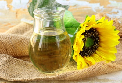 Ціна соняшникової олії в Україні побила рекорд: скільки коштує