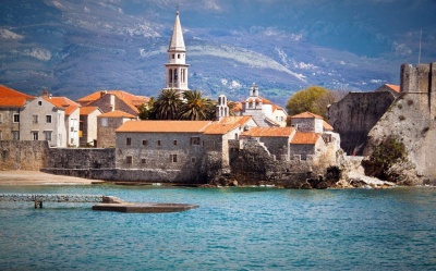 Чорногорія скасовує всі обмеження для туристів з України