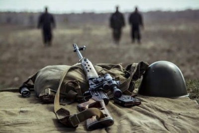 На Донбасі підірвався автомобіль з українськими військовими: один боєць загинув, ще троє поранені 