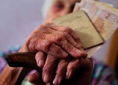 Пенсійний вік в Україні знову піднімуть - депутат