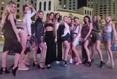 Українські моделі, які знімались у голій фотосесії в Дубаї, повернулися додому: в літаку розпивали шампанське