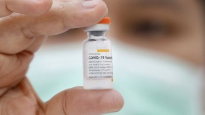 В Україну доставлять чергову партію вакцини Sinоvac