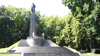 Дорогу устелили зеленим віттям: 160 років тому відбулося перепоховання Тараса Шевченка