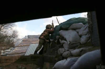 Троє українських бійців отримали поранення на Донбасі внаслідок обстрілу