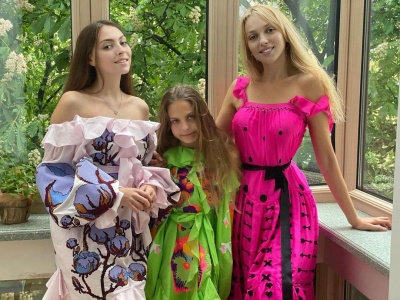 Українські зірки похвалились колоритними вбраннями у День вишиванки