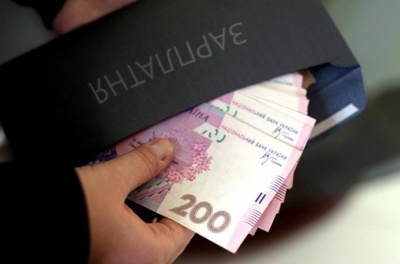 В Україні може зрости середня зарплата майже на тисячу гривень