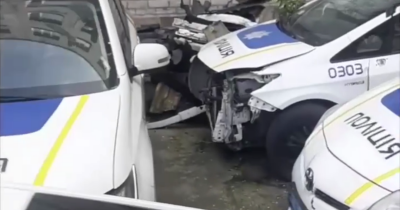 В Україні виявили "кладовище" розбитих та покинутих поліцейських Toyota Prius