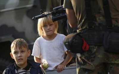 Через війну на Донбасі померло близько 240 українських дітей