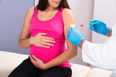Чи можна вакцинуватися проти COVID-19 вагітним: пояснення МОЗ