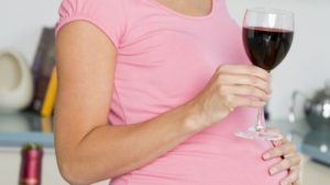 Безалкогольне вино відмінна альтернатива алкоголю або непотрібний замінник