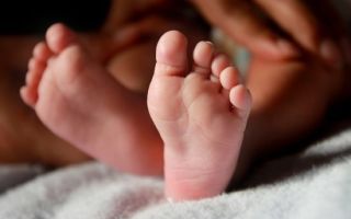 Чому у дитини холодні руки і ноги інформація для мам