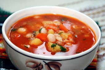 Томатний суп з квасолею – швидко і смачно