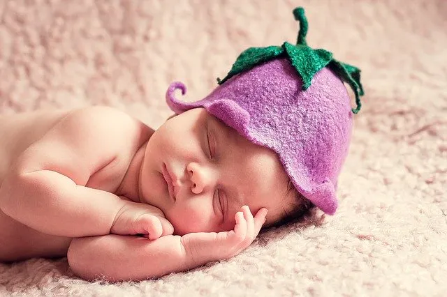 Рекомендації батькам якщо їх грудна дитина періодично спить на животі