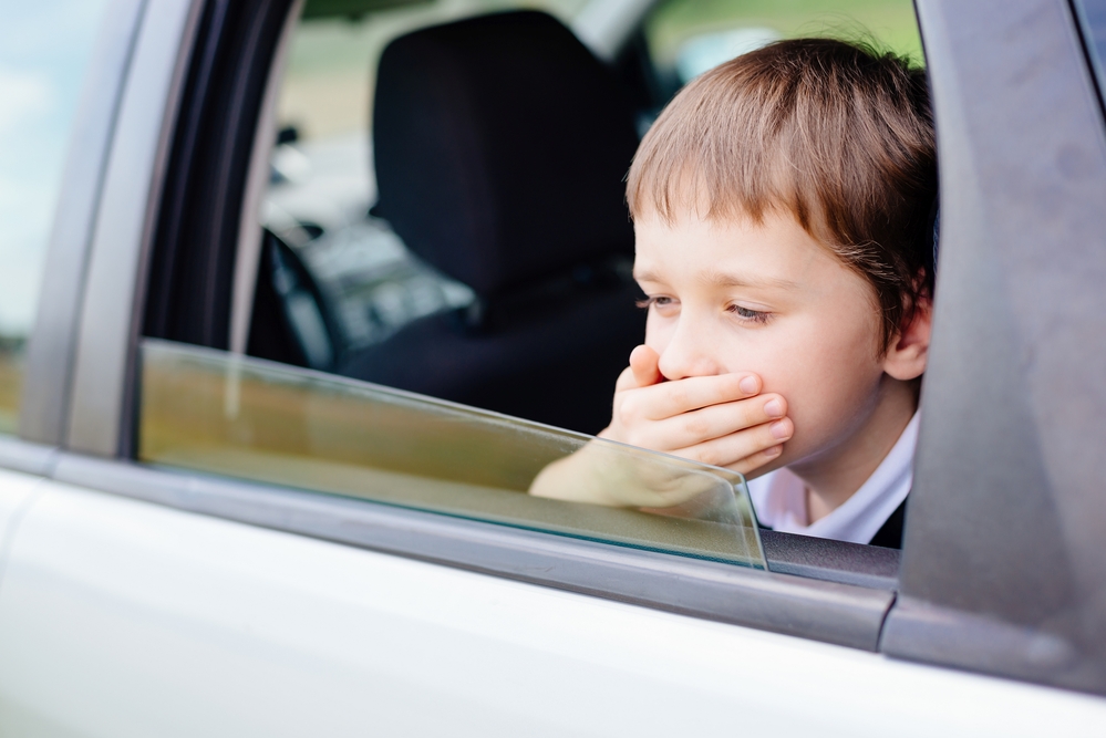 Що робити якщо дитину заколисує в машині