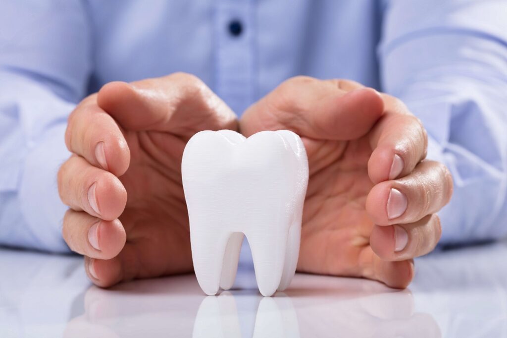 Зміцнення і відновлення зубної емалі