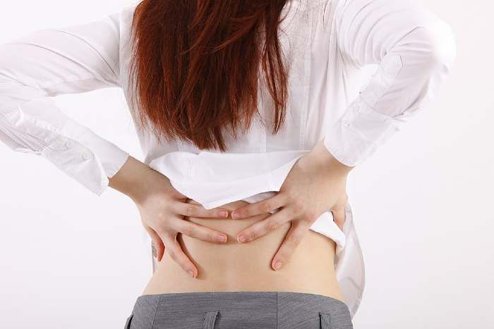 Як зменшити навантаження на спину після пологів
