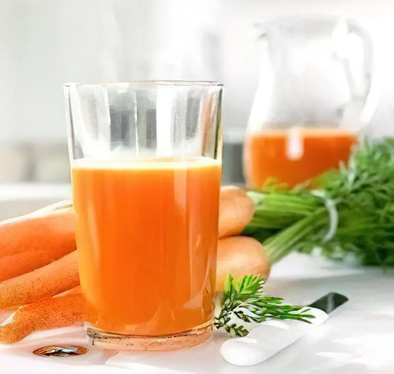 Морквяний сік – у чому користь і чи є шкода