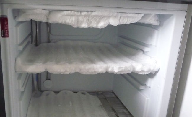 Як швидко розморозити холодильник