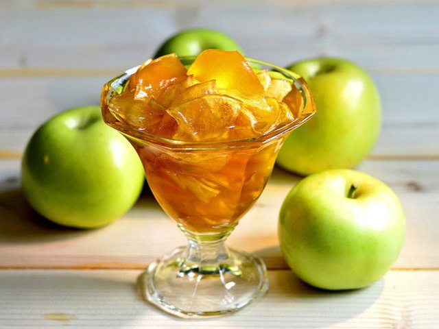 Як приготувати прозоре варення з яблук часточками та апельсином?