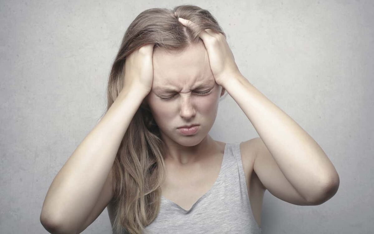 Чому виникає головний біль під час вагітності