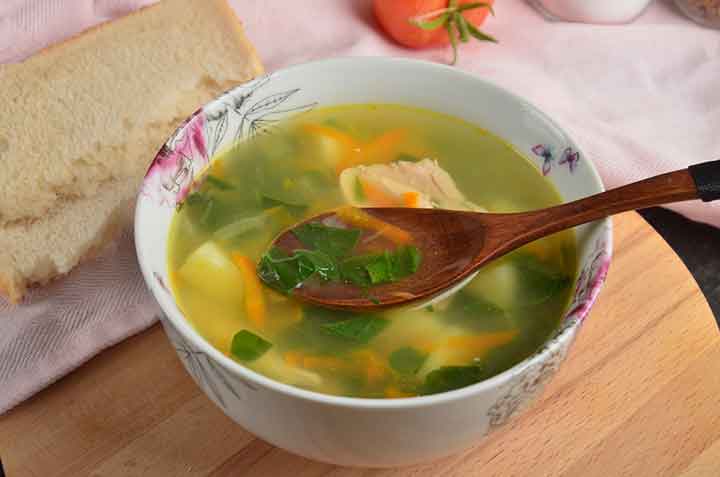 Рецепт угорського супу зі шпинатом з вершками