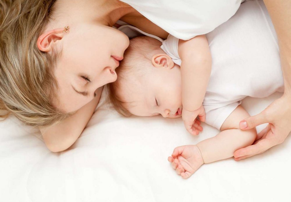 Сон на животі – небезпека для малюка