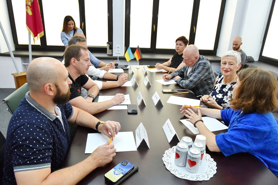 Євген Іванов провів зустріч із представниками Центру Ліберальної Сучасності