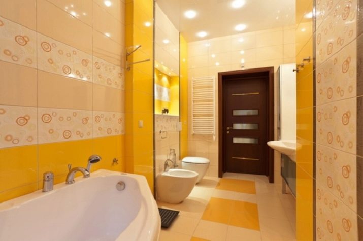 Жовта ванна кімната