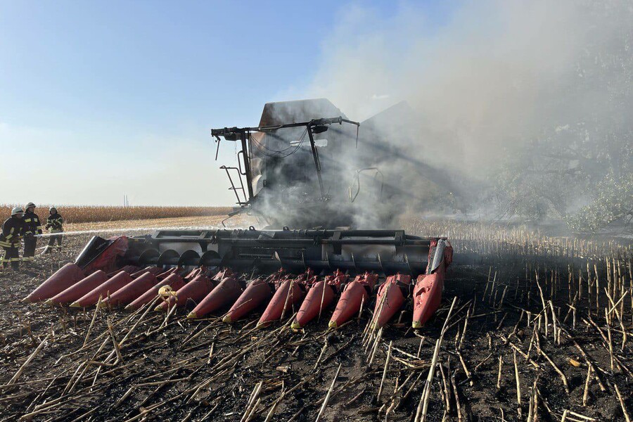 На Харківщині під час польових робіт підірвався комбайн