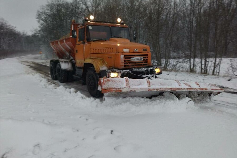 Внаслідок негоди в 10 населених пунктах Харківщини відсутнє електропостачання